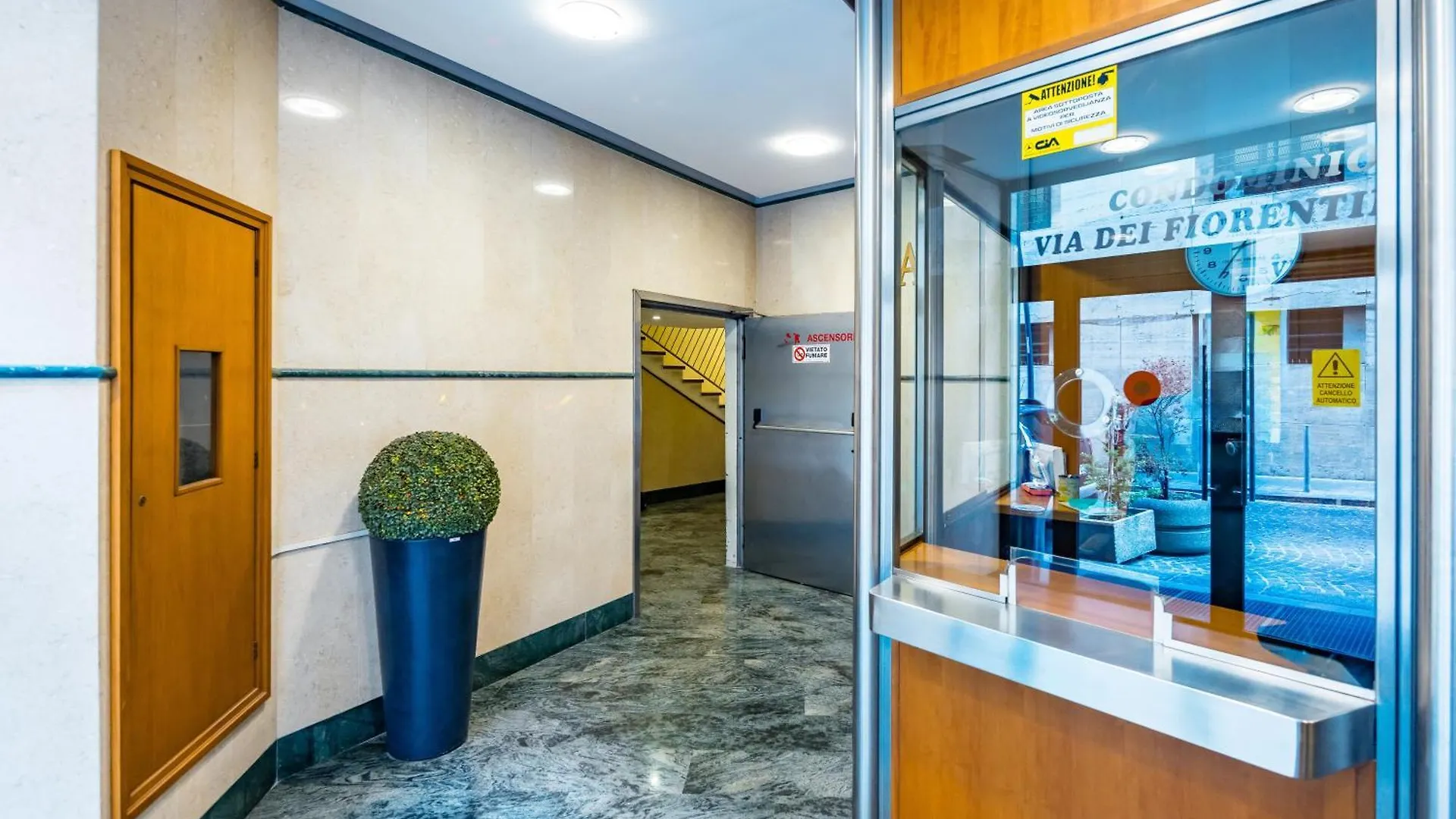 At Twenty-One- Nuovo Appartamento Nel Cuore Di Napoli Coral 0*, Nápoles