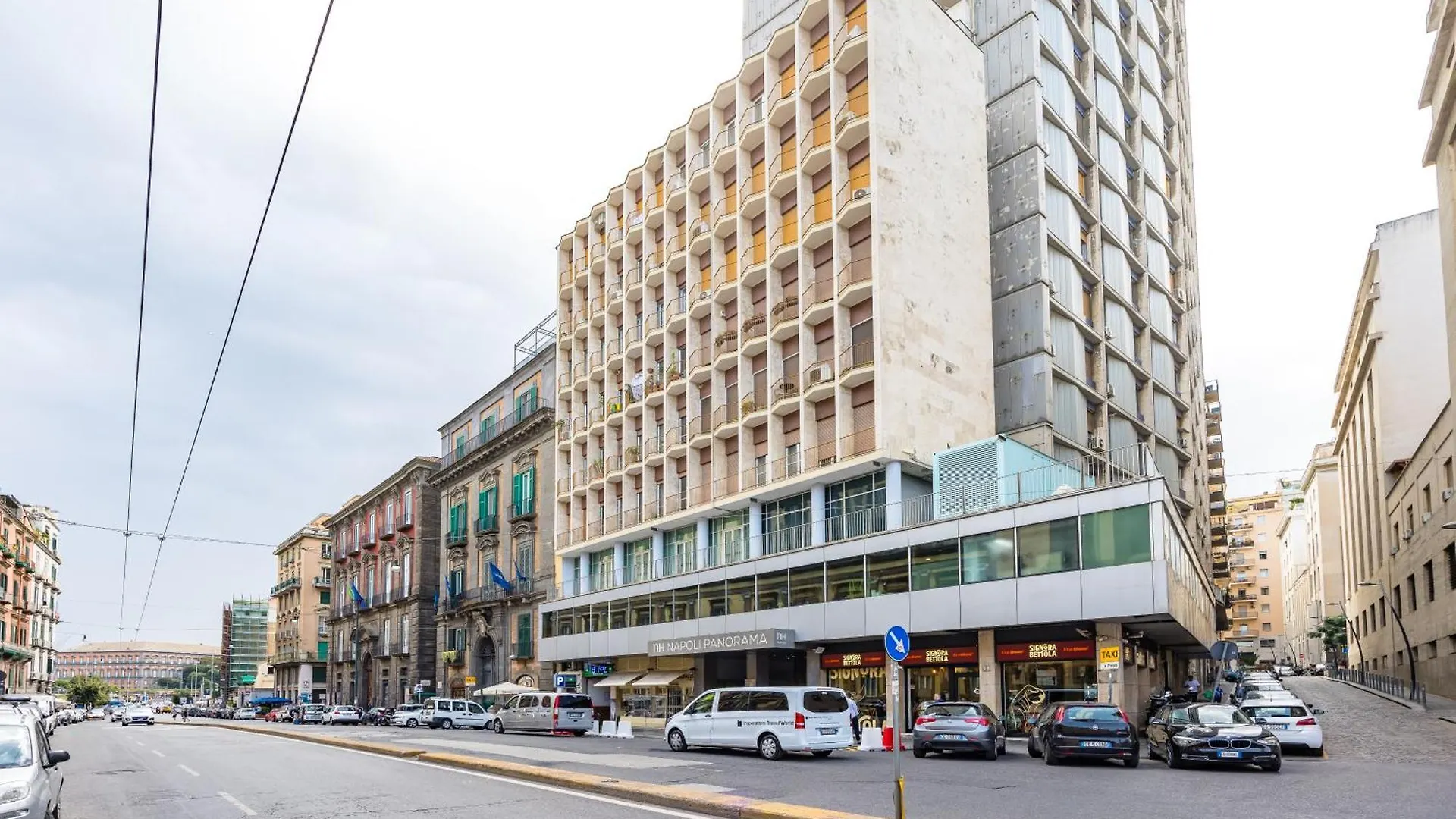 Апартаменты At Twenty-One- Nuovo Appartamento Nel Cuore Di Napoli Coral
